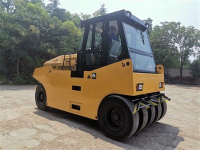 Pneumatic kawotchou ROAD ROLLER